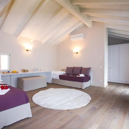 Villa Sleeps 8 Pool Air Con