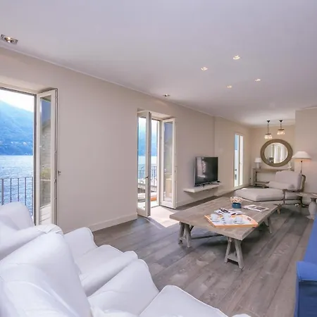Sleeps 8 Pool Air Con *
