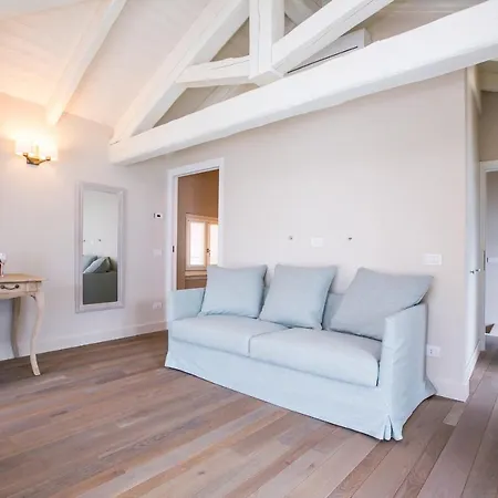 Villa Sleeps 8 Pool Air Con Laglio