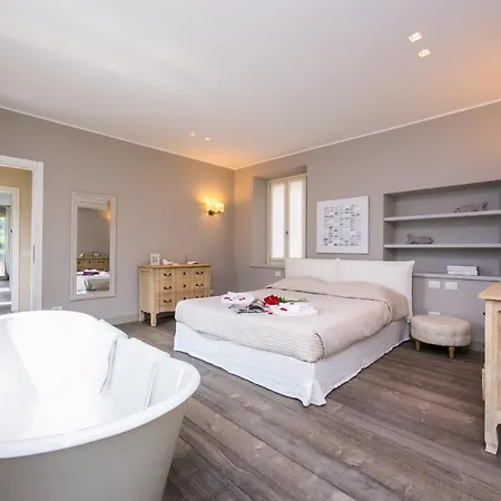 Sleeps 8 Pool Air Con Laglio